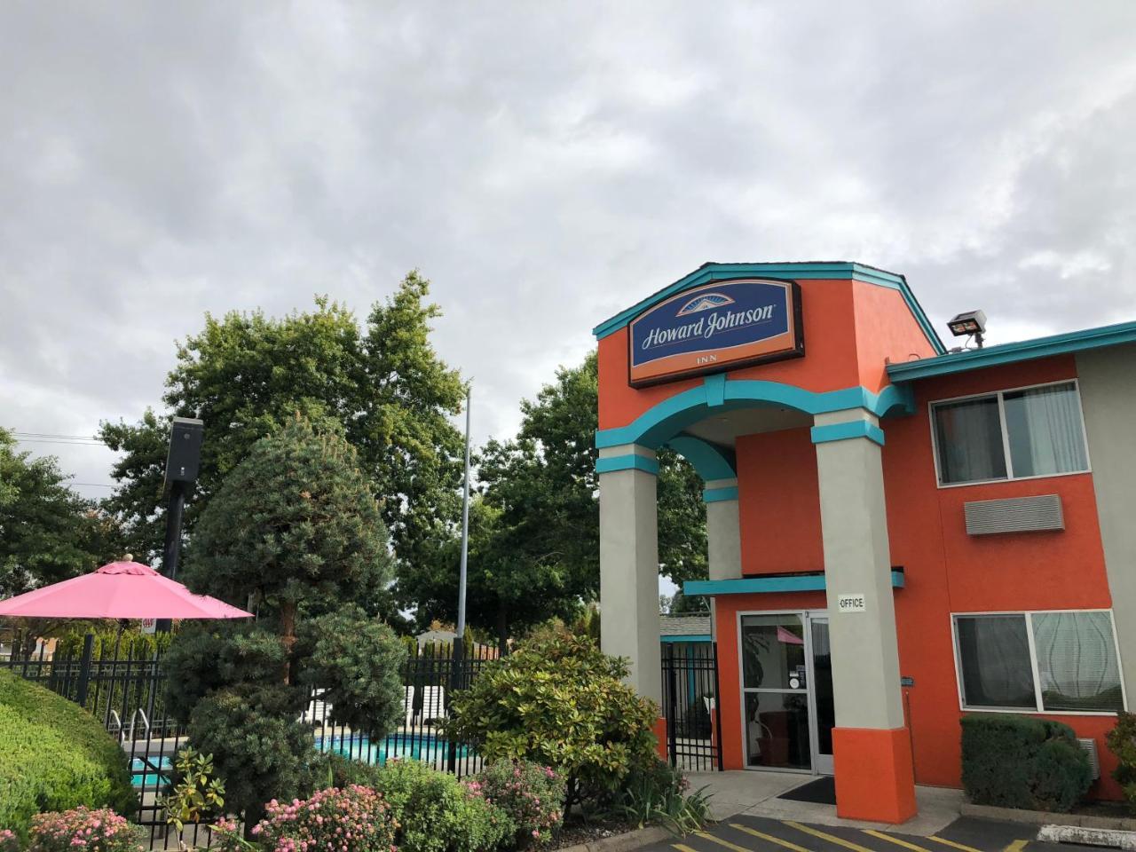 Howard Johnson By Wyndham Salem Esterno foto