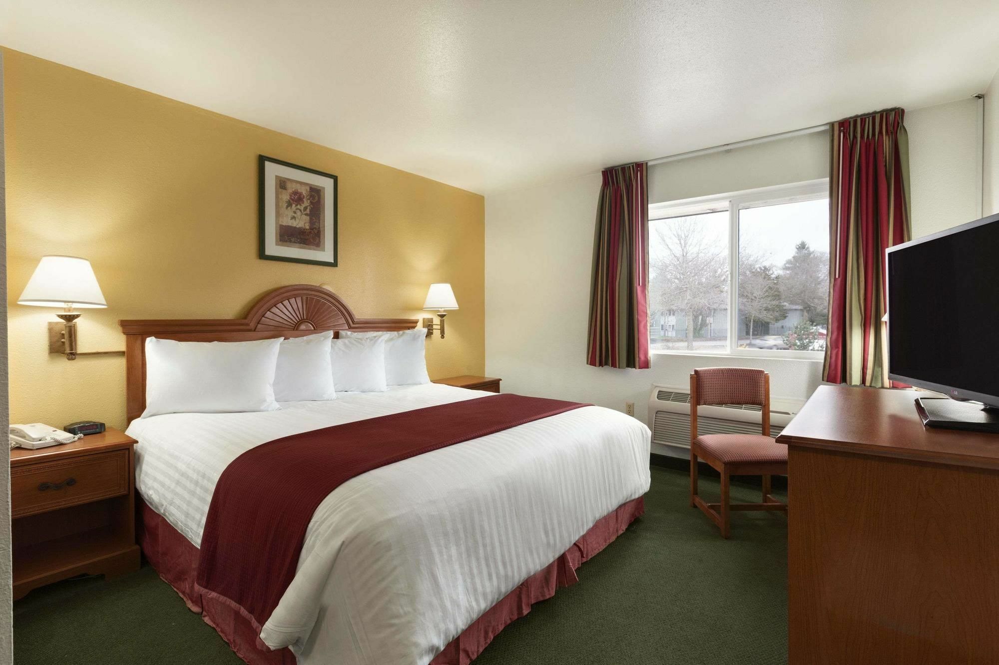 Howard Johnson By Wyndham Salem Esterno foto