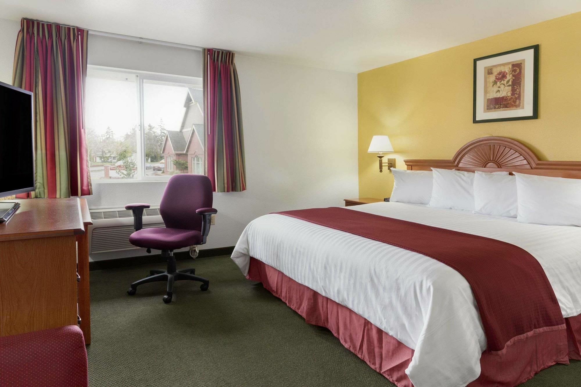 Howard Johnson By Wyndham Salem Esterno foto
